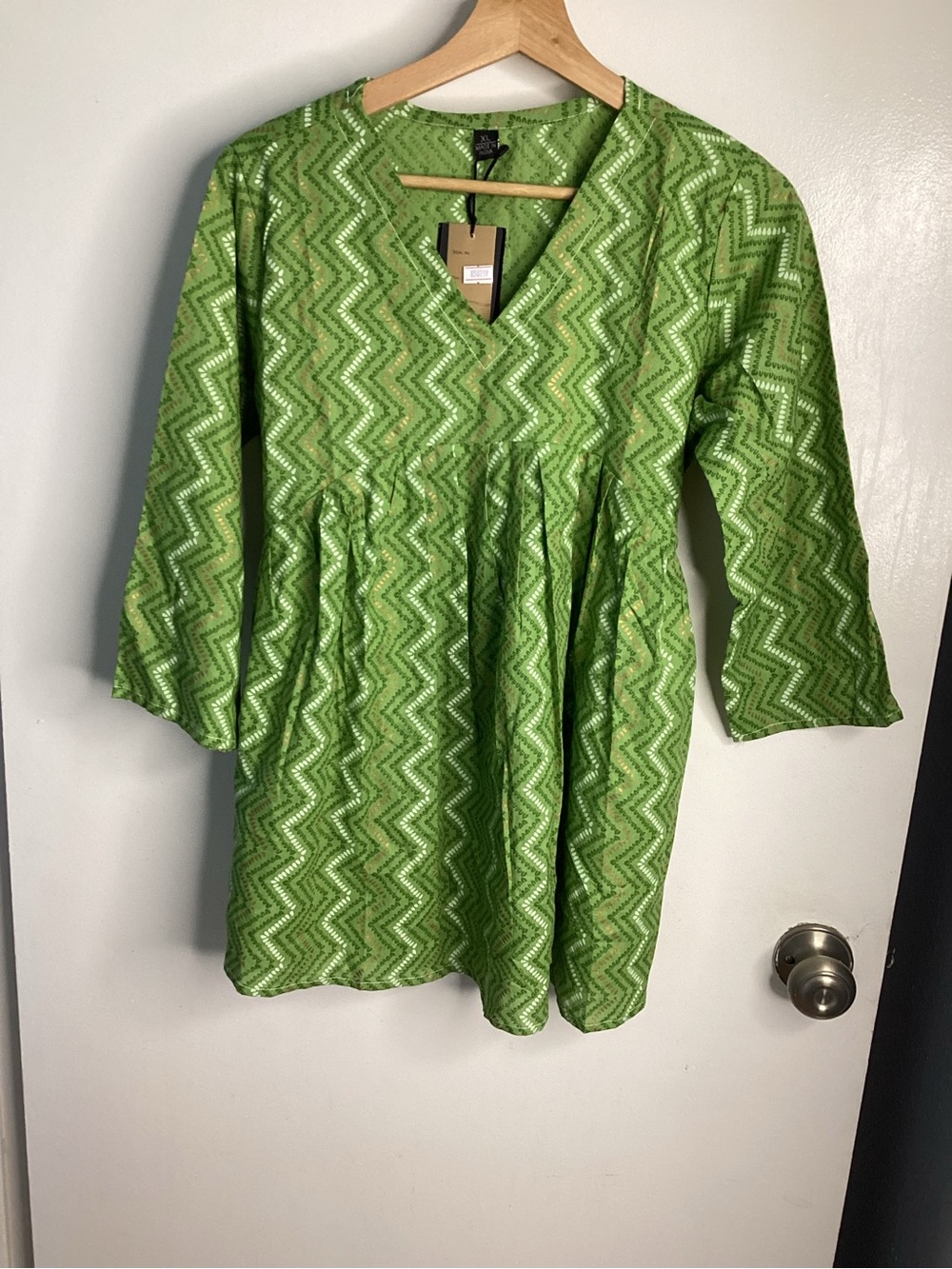 Women’s Green Zigzag V-Neck Tunic with Empire Waist S/M